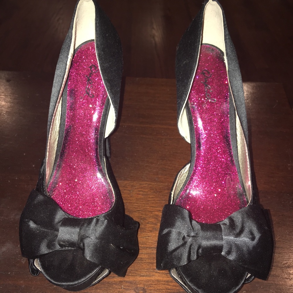 Qupid black heels size 6.5